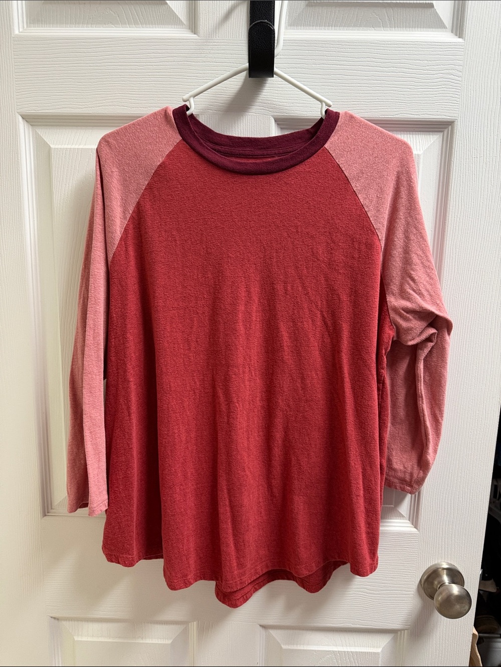 Old Navy Two-Tone Red Raglan 3/4 length Sleeve Top